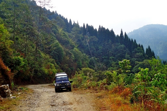 Way to Kolakham & Changey Falls