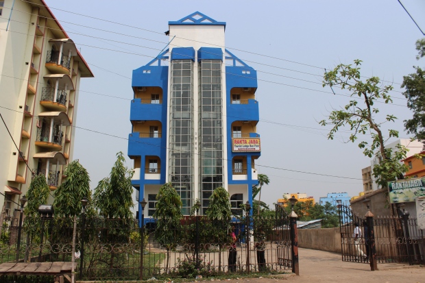 Raktajaba Tourist Lodge at Tarapith by Benfish